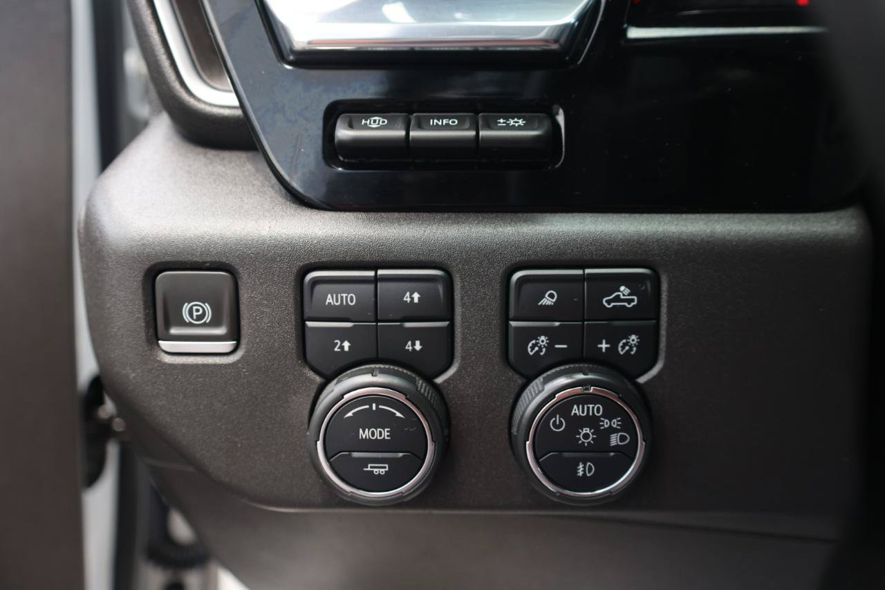Used 2024 Chevrolet Silverado 1500 LTZ w/ LTZ Premium Package AWD/4WD image 35