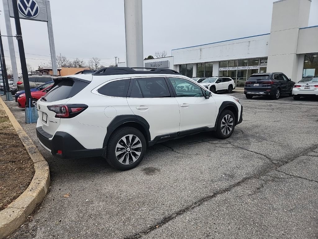 Used 2025 Subaru Outback Limited image 3