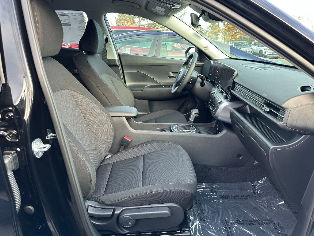 Used 2025 Hyundai Kona SEL image 21
