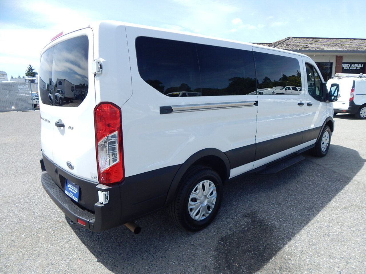 Used 2023 Ford Transit 350 XLT RWD image 8