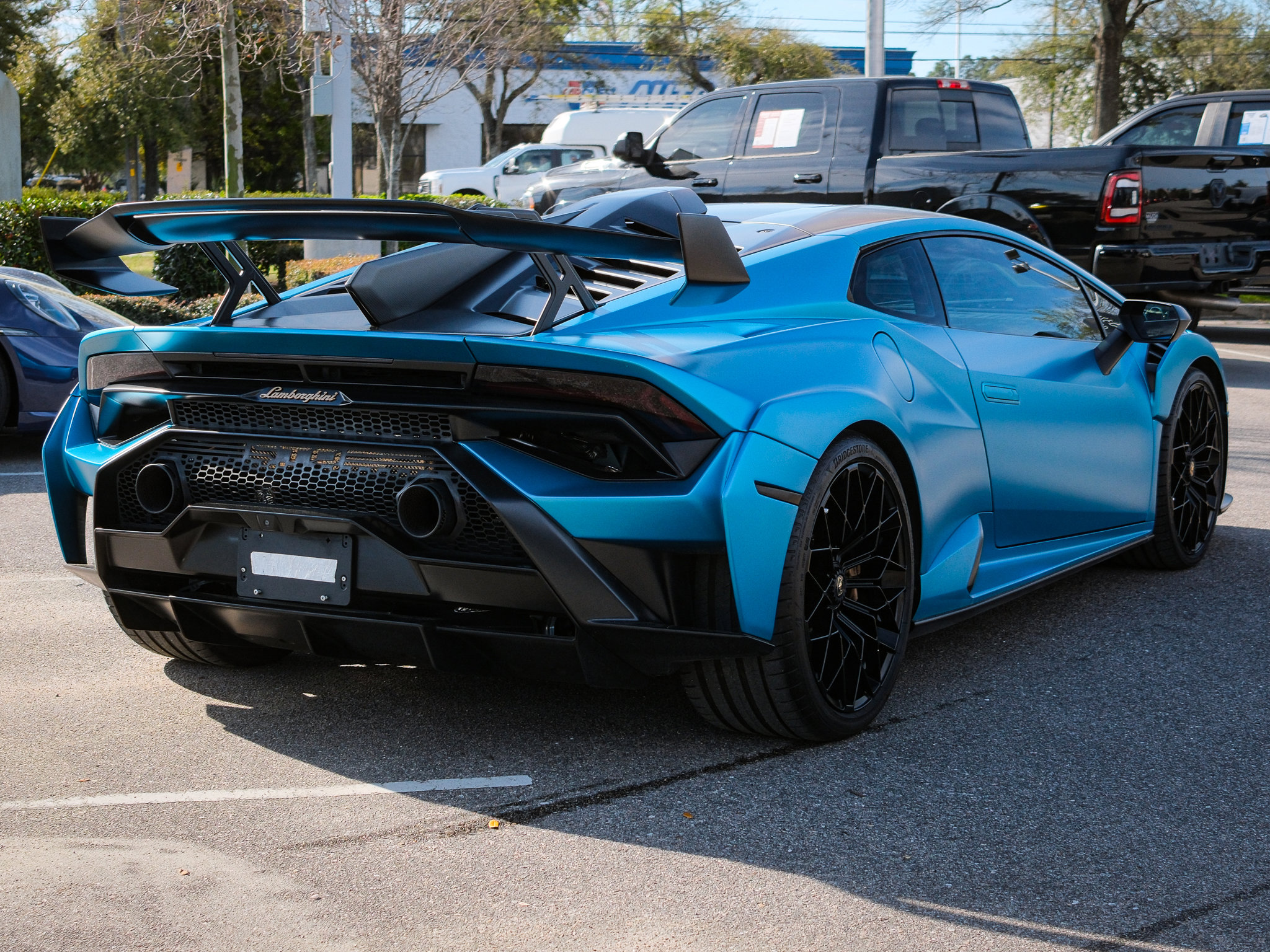 Used 2022 Lamborghini Huracan STO image 14