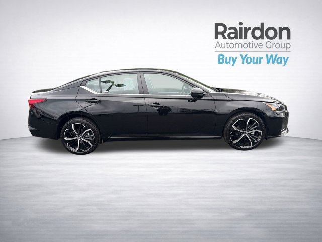 Used 2025 Nissan Altima 2.5 SR AWD/4WD image 8