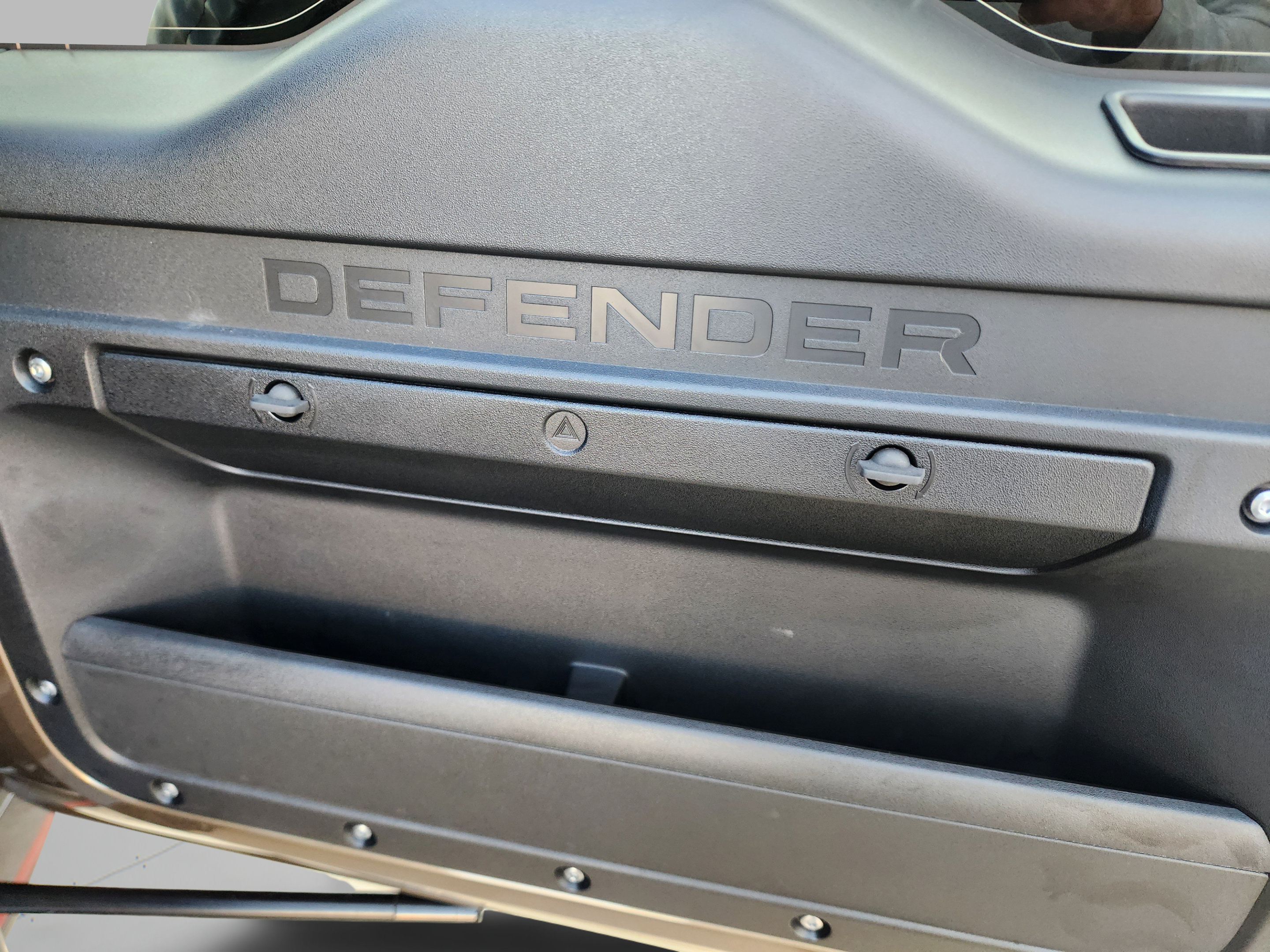 Used 2026 Land Rover Defender 110 X-Dynamic SE AWD/4WD image 34