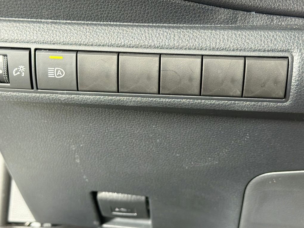 Used 2023 Toyota Corolla LE FWD image 14
