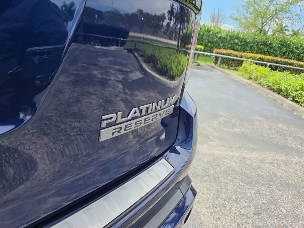 Used 2025 Nissan Armada Platinum Reserve image 12