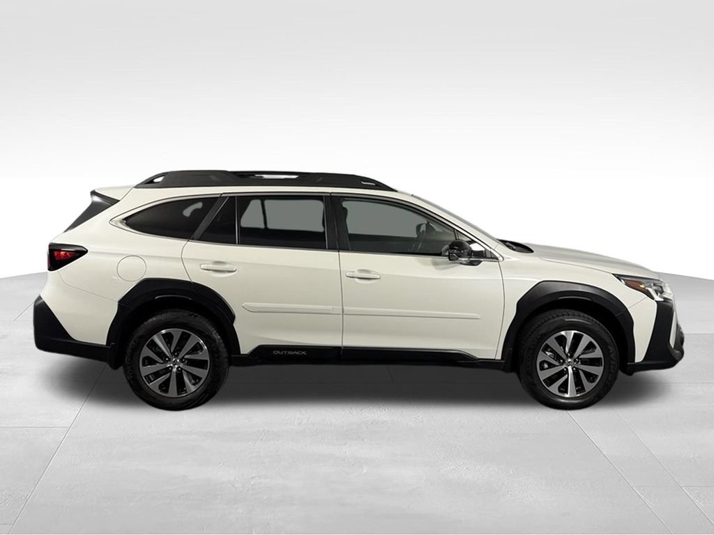 Used 2025 Subaru Outback Premium AWD/4WD image 6
