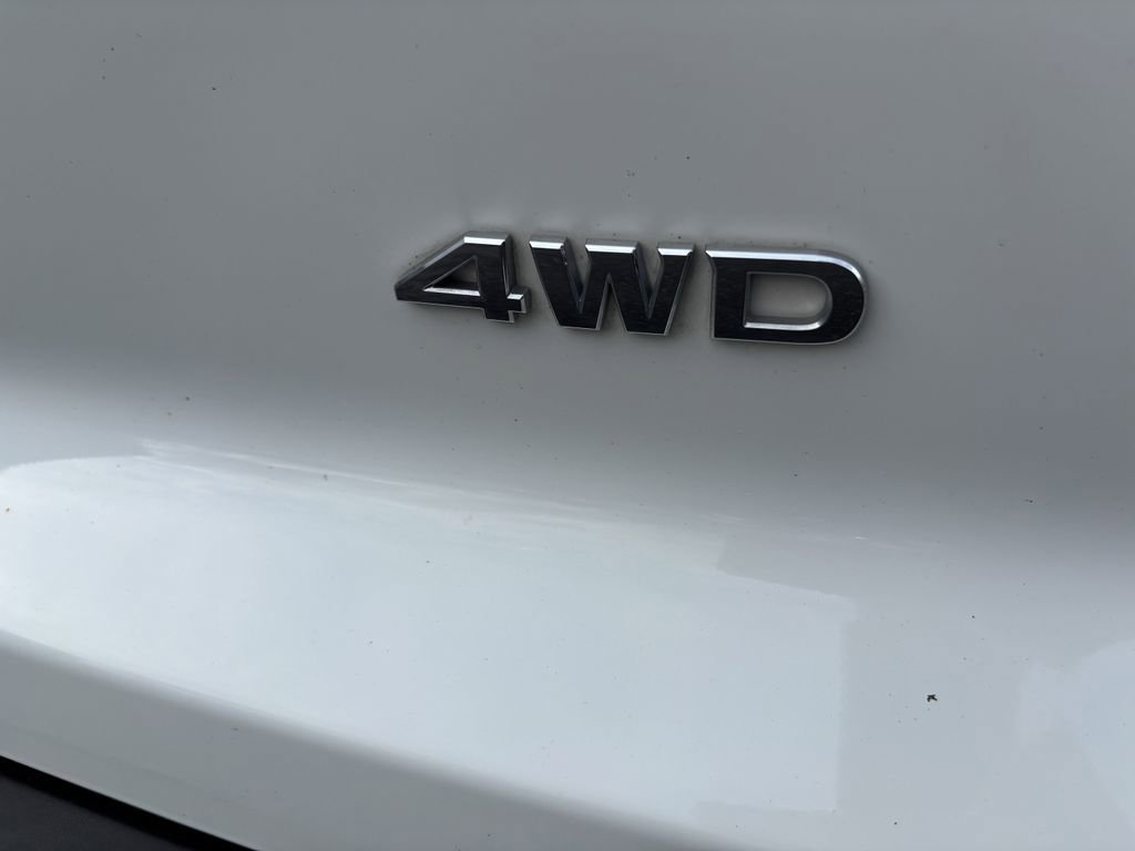 Used 2025 Nissan Pathfinder SV AWD/4WD image 11