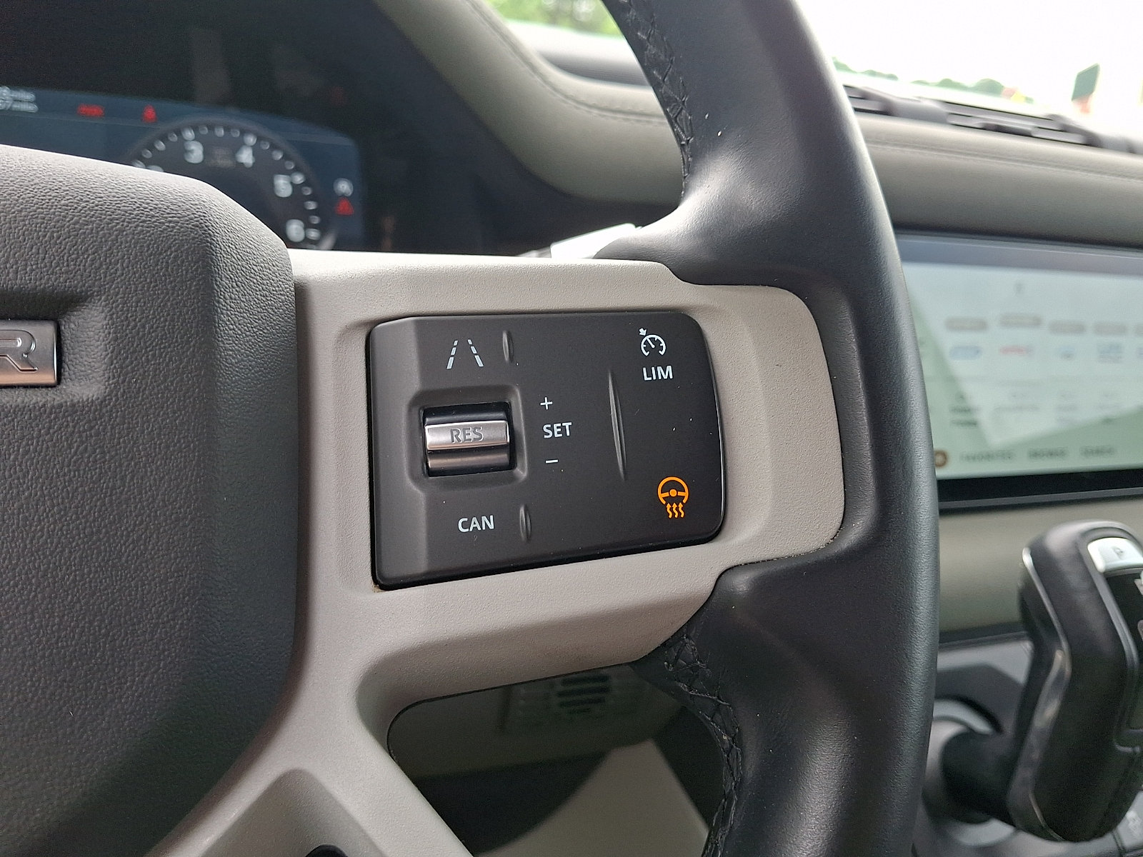 Used 2021 Land Rover Defender 90 First Edition AWD/4WD image 20