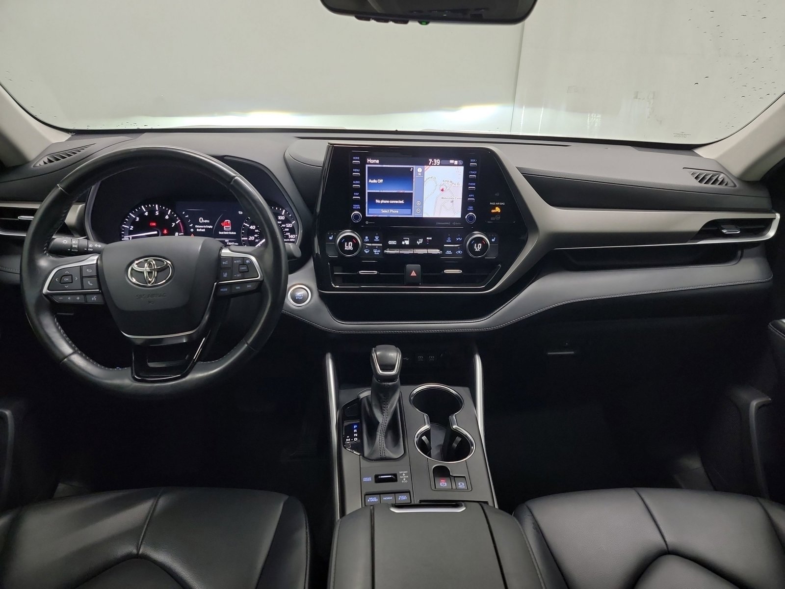 Used 2021 Toyota Highlander XLE image 15