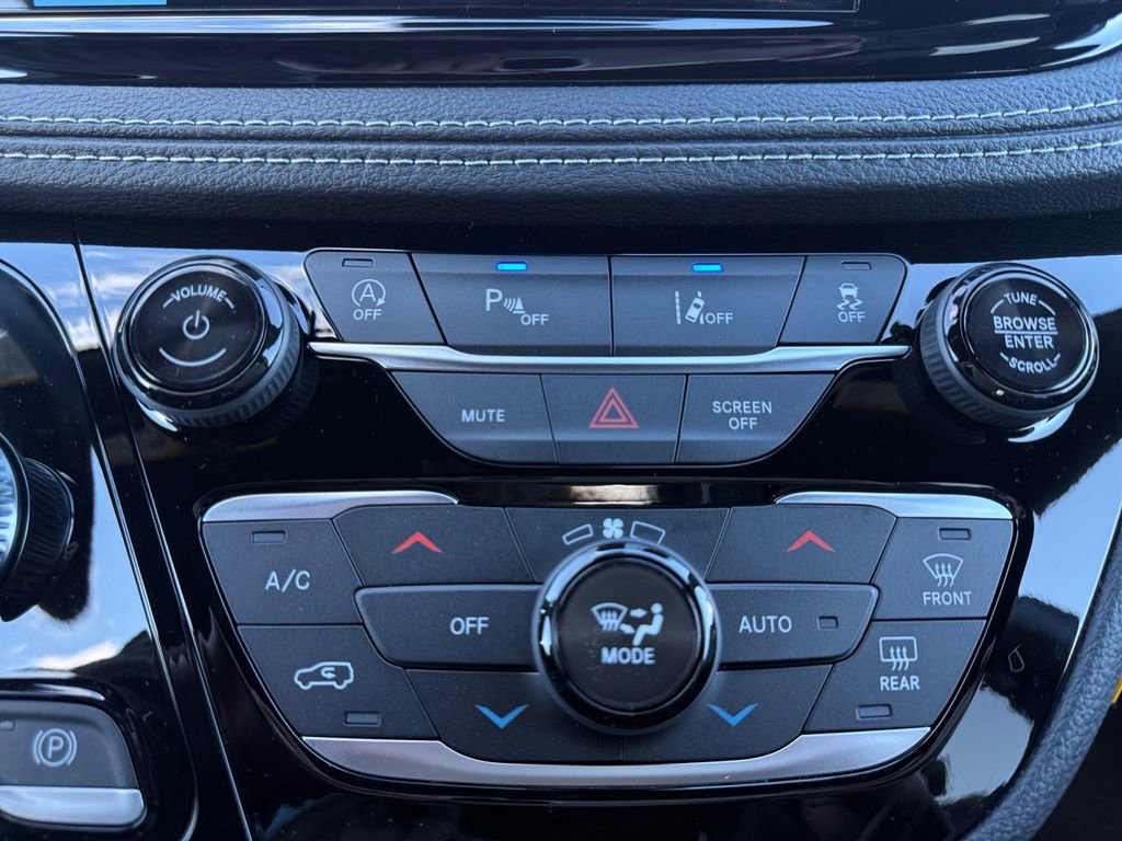 New 2026 Chrysler Pacifica Limited w/ S Appearance Package AWD/4WD image 29
