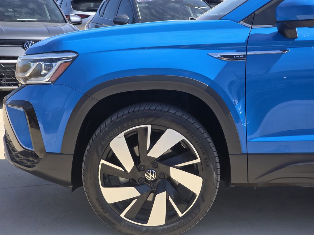 Used 2024 Volkswagen Taos SEL image 5