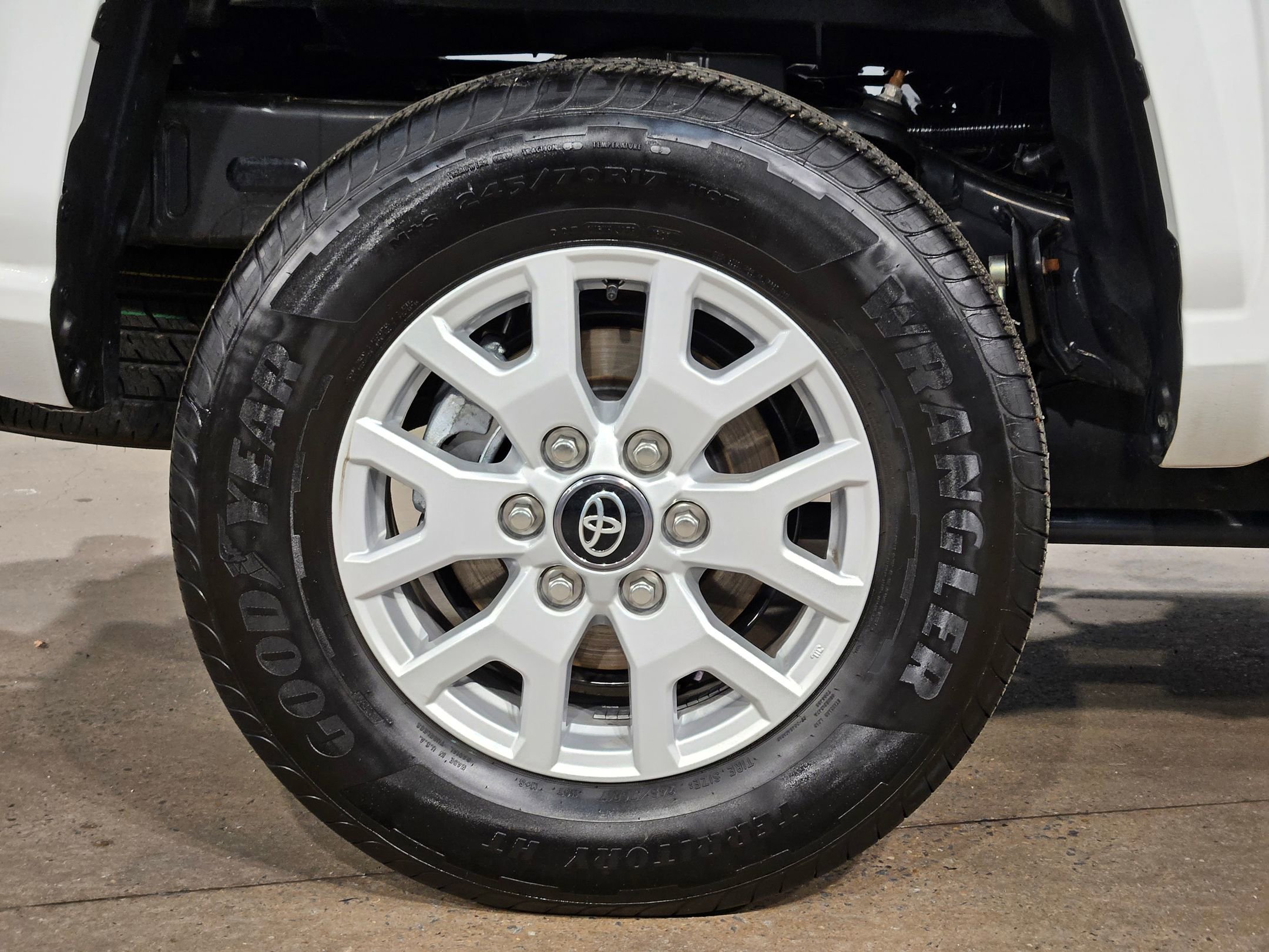 Certified 2026 Toyota Tacoma SR5 AWD/4WD image 17
