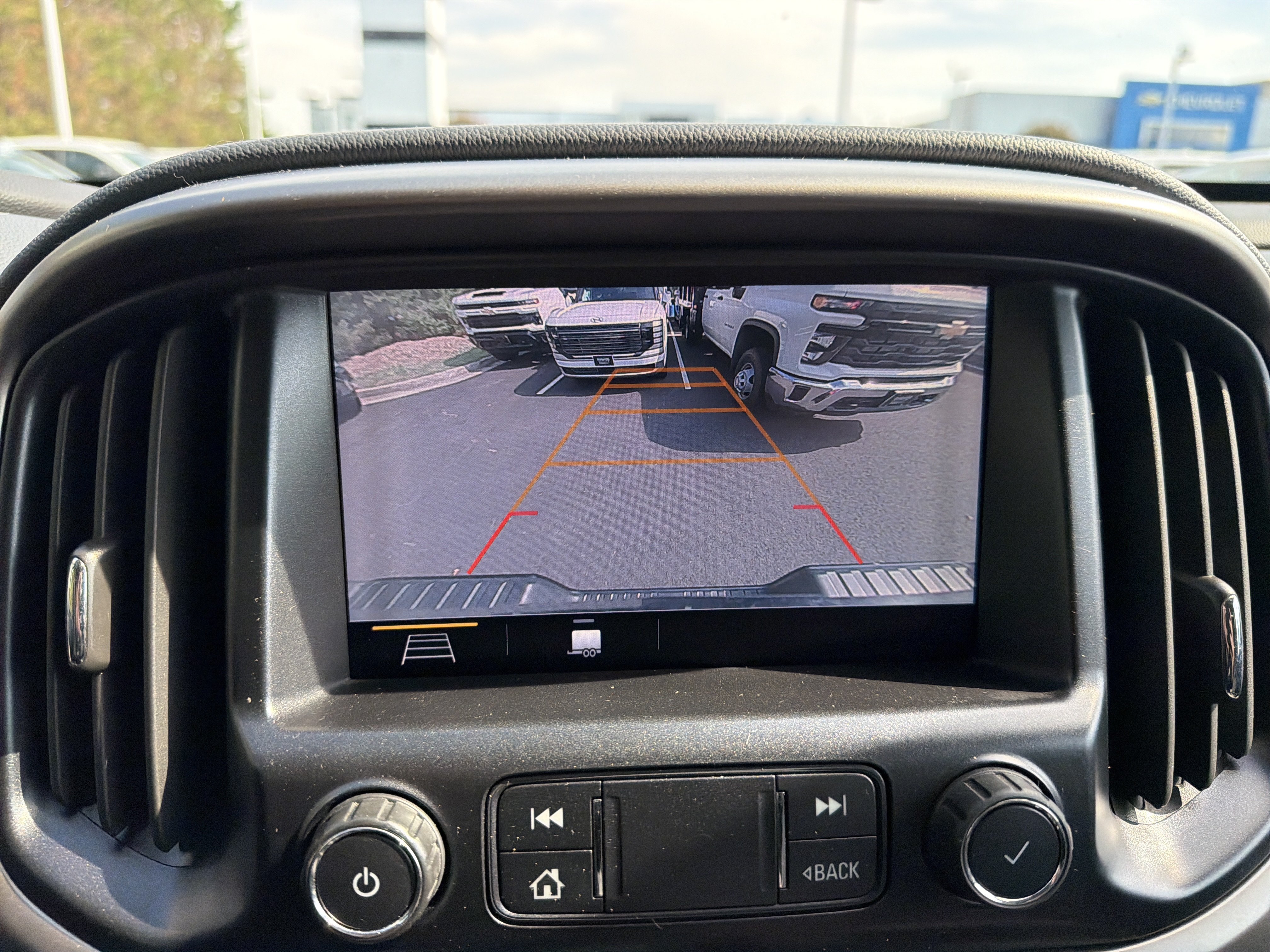 Used 2020 Chevrolet Colorado Z71 AWD/4WD image 25