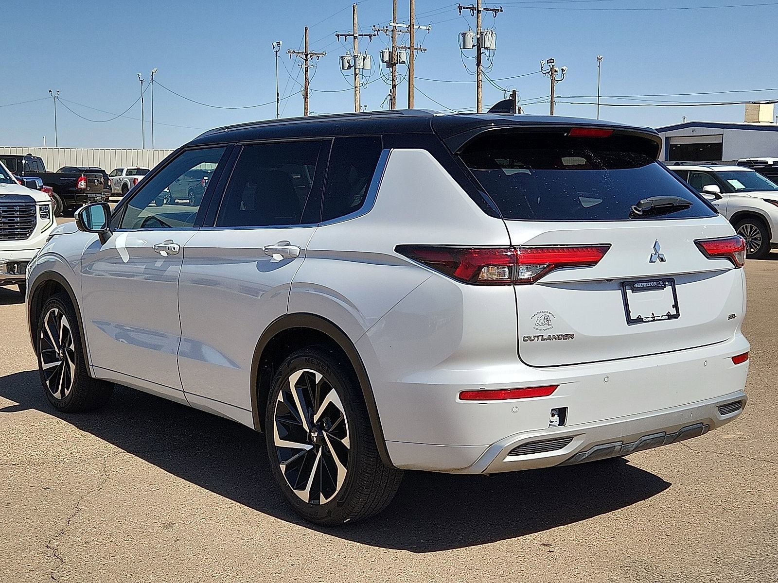 Used 2024 Mitsubishi Outlander SEL image 2