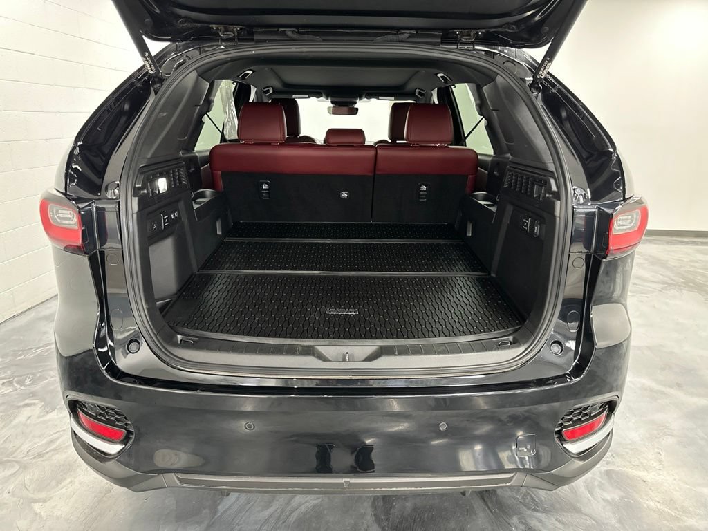 Certified 2025 MAZDA CX-70 Plug-In Hybrid w/ Premium Plus AWD/4WD image 10