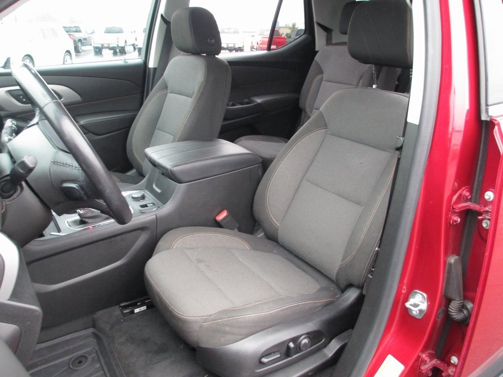 Used 2020 Chevrolet Traverse LT image 17