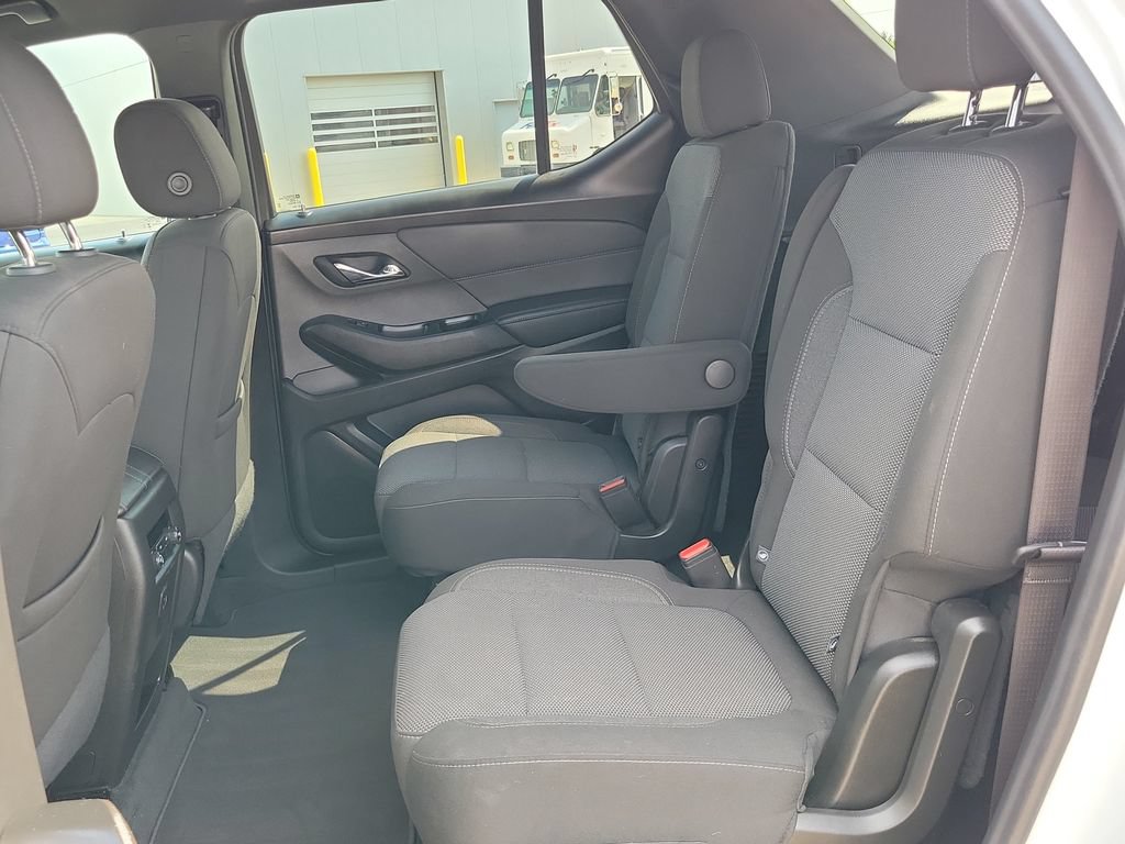 Used 2023 Chevrolet Traverse LT FWD image 28