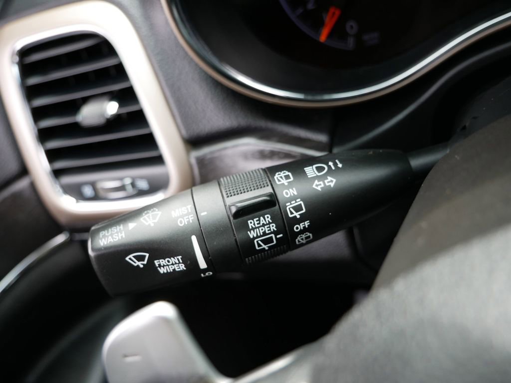 Used 2017 Jeep Grand Cherokee Limited w/ Trailer Tow Group IV AWD/4WD image 32