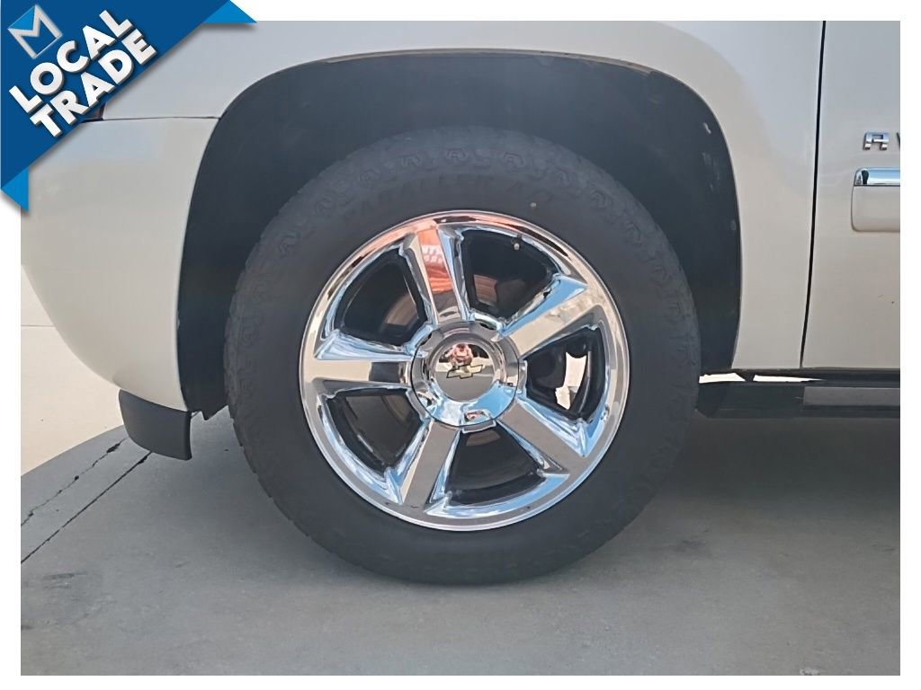 Used 2013 Chevrolet Avalanche LTZ AWD/4WD image 12