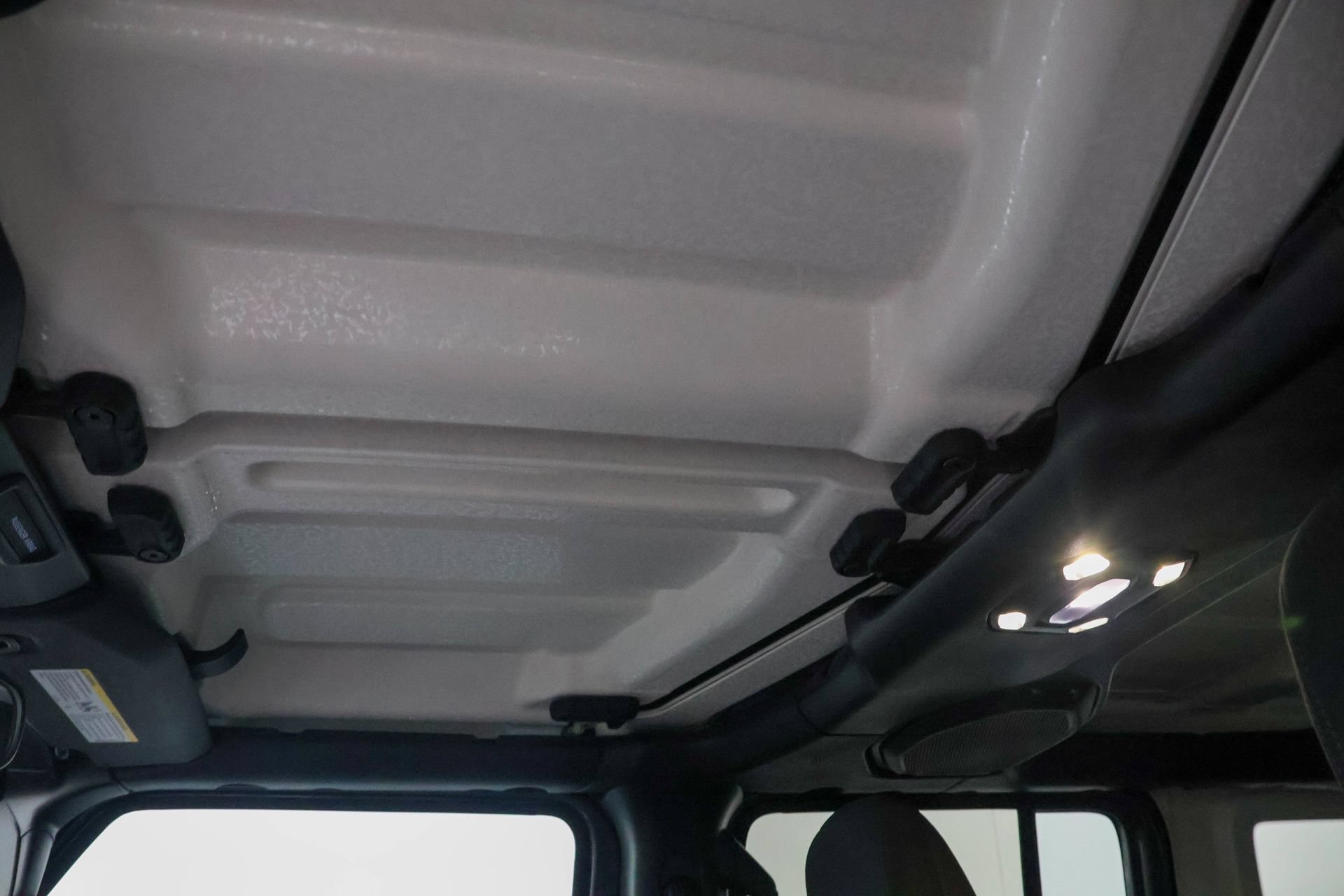Used 2020 Jeep Wrangler Unlimited Rubicon w/ Cold Weather Group AWD/4WD image 9