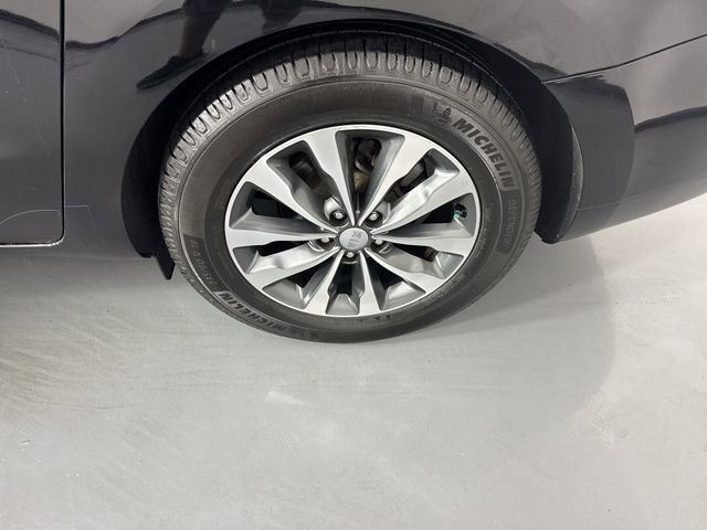 Used 2016 Kia Sedona SX FWD image 5