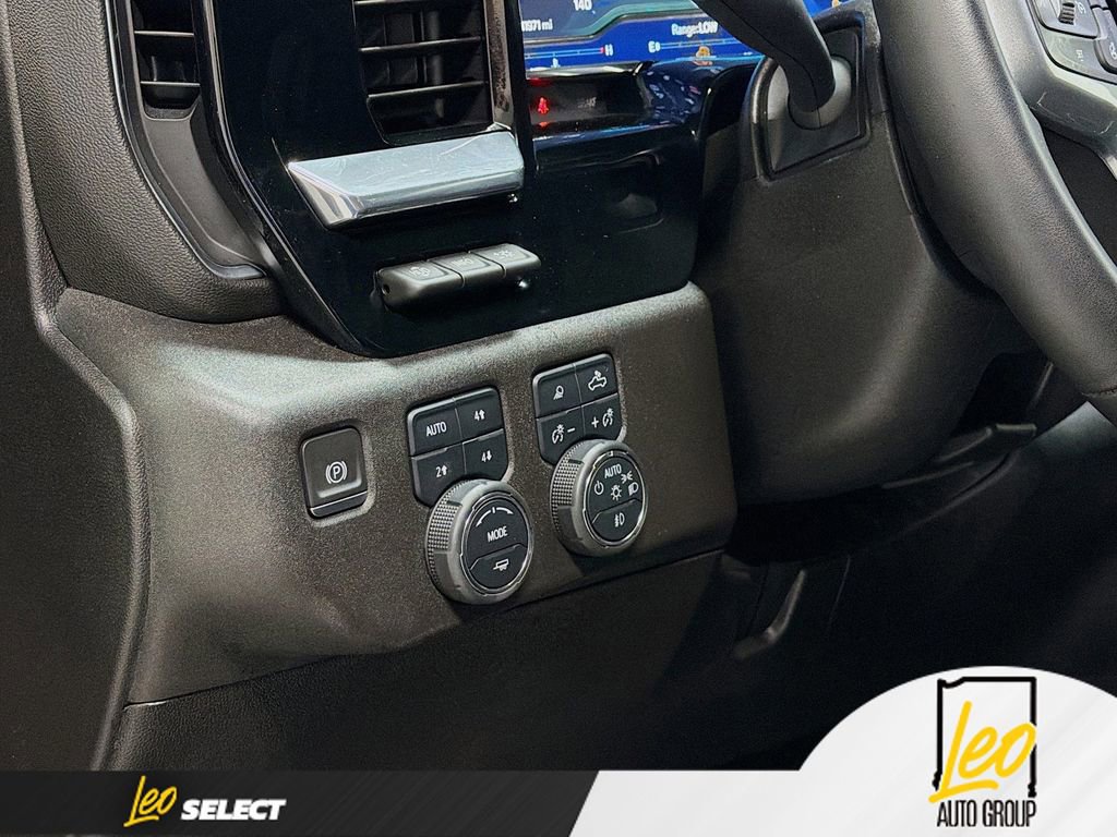 Used 2024 Chevrolet Silverado 2500 LTZ w/ LTZ Convenience Package AWD/4WD image 10