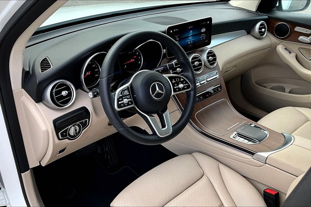 Used 2022 Mercedes-Benz GLC 300 w/ Premium Package Lite image 17