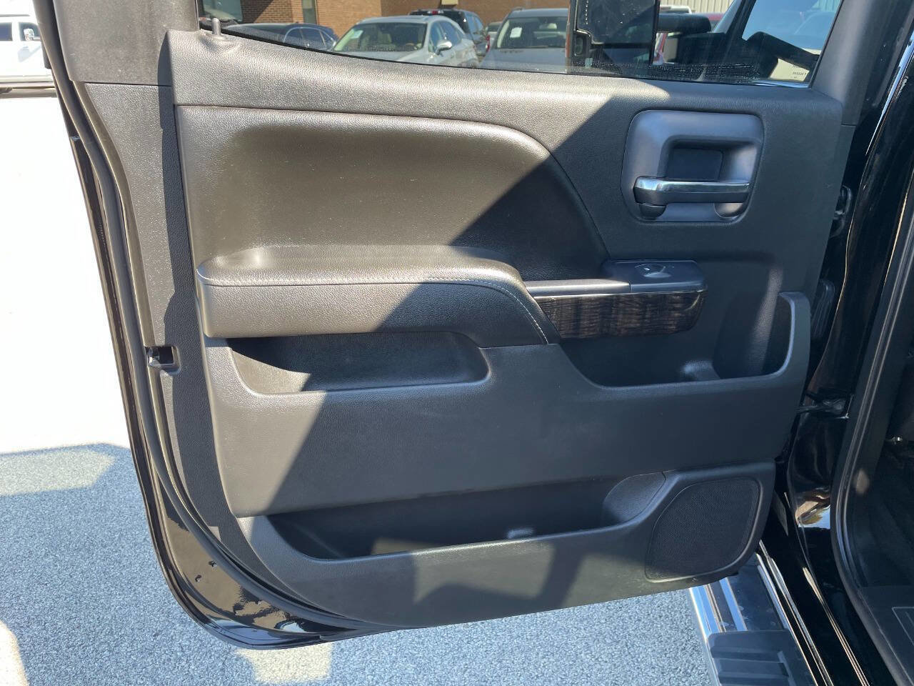 Used 2015 GMC Sierra 3500 Denali w/ Duramax Plus Package image 18