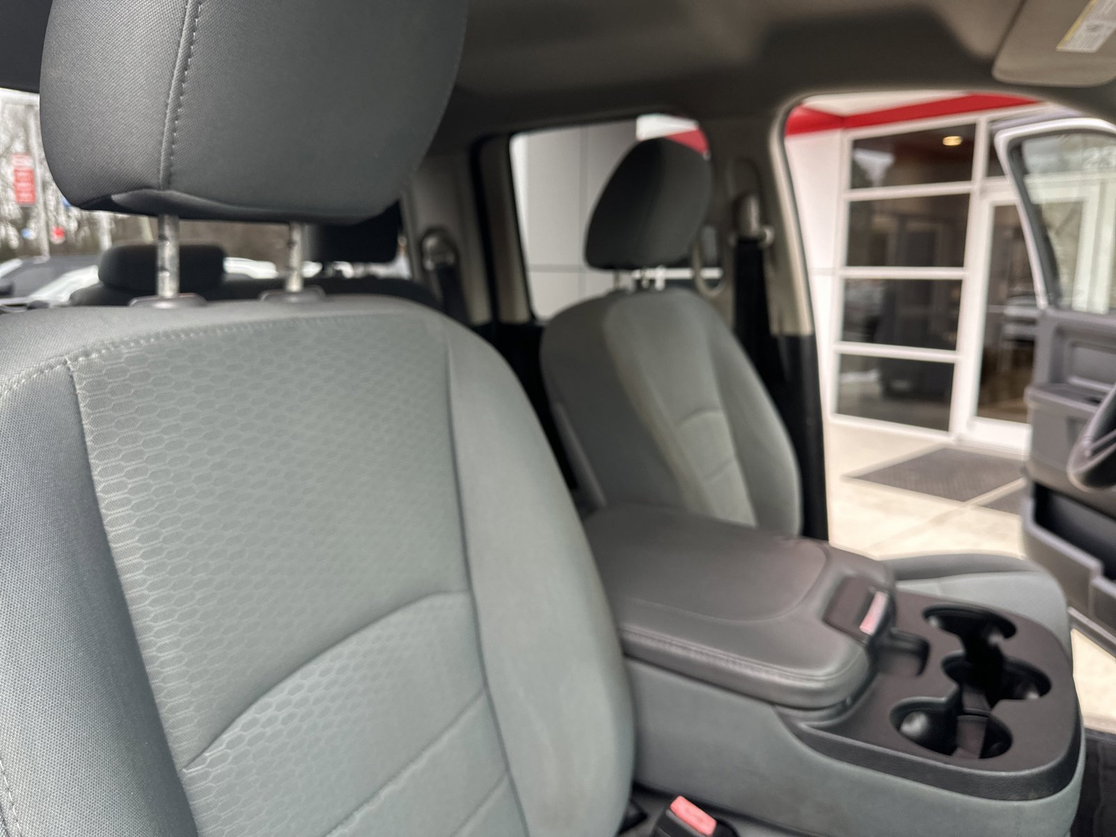 Used 2015 RAM 1500 Express image 25
