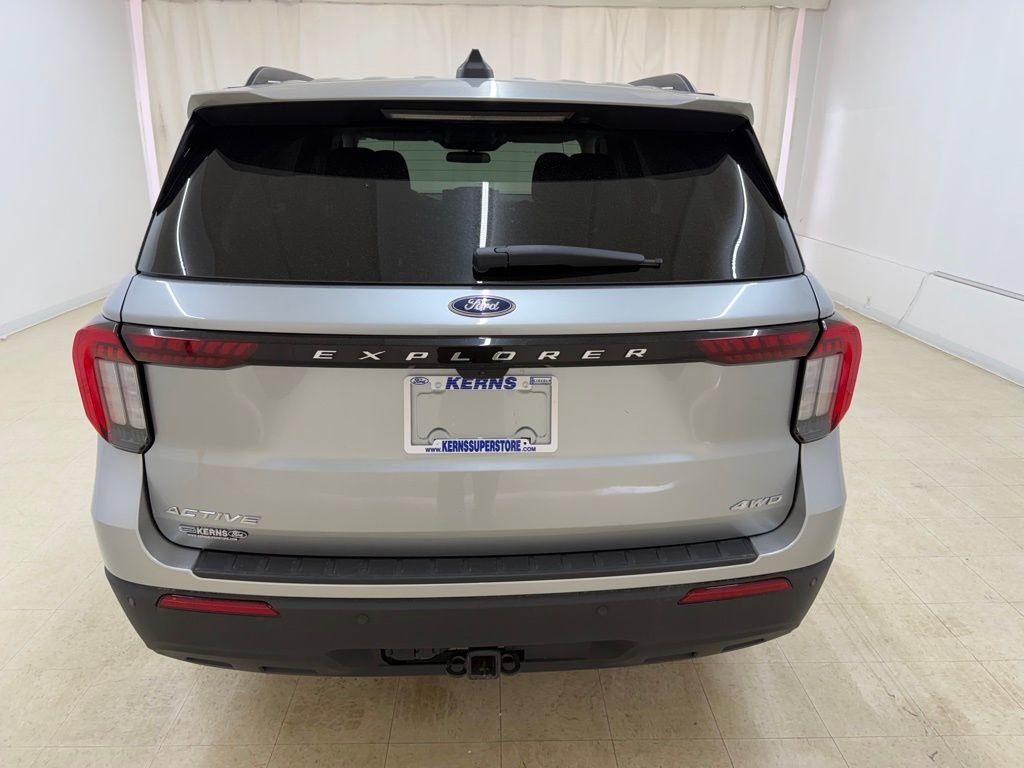 Used 2025 Ford Explorer Active image 4