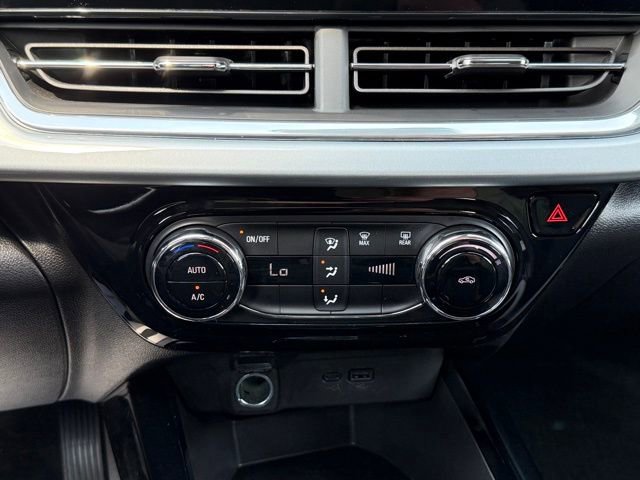 Used 2025 Chevrolet Trax LT FWD image 21