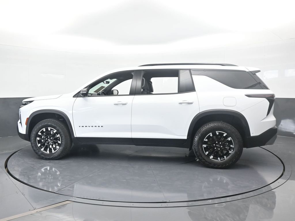 Used 2024 Chevrolet Traverse Z71 w/ Enhanced Driving Package image 3