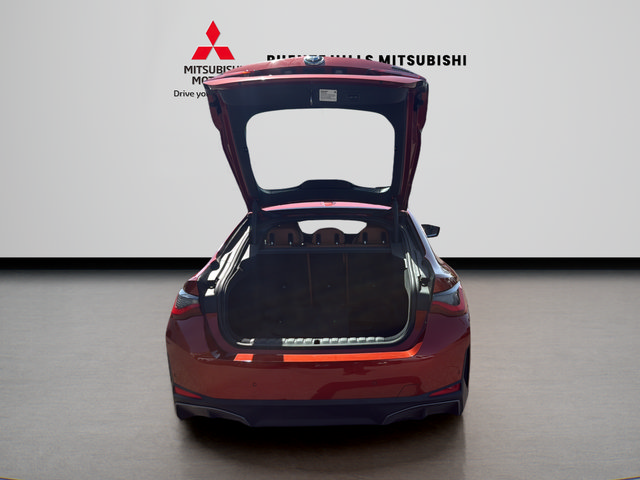 Used 2023 BMW i4 eDrive40 RWD image 9