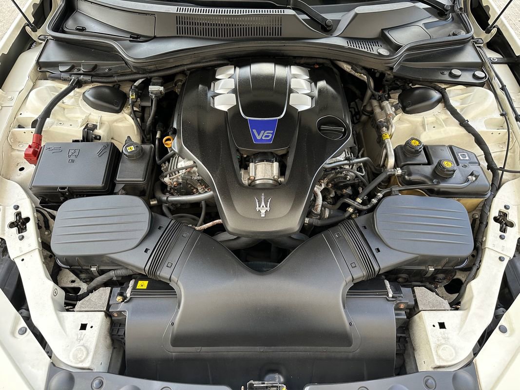 Used 2014 Maserati Ghibli S Q4 image 32