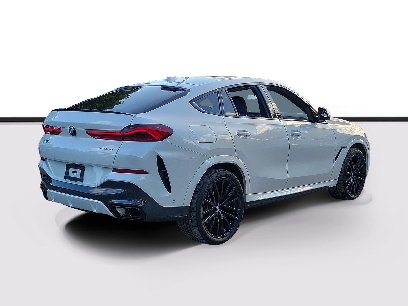 Used 2024 BMW X6 xDrive40i w/ Executive Package AWD/4WD image 3