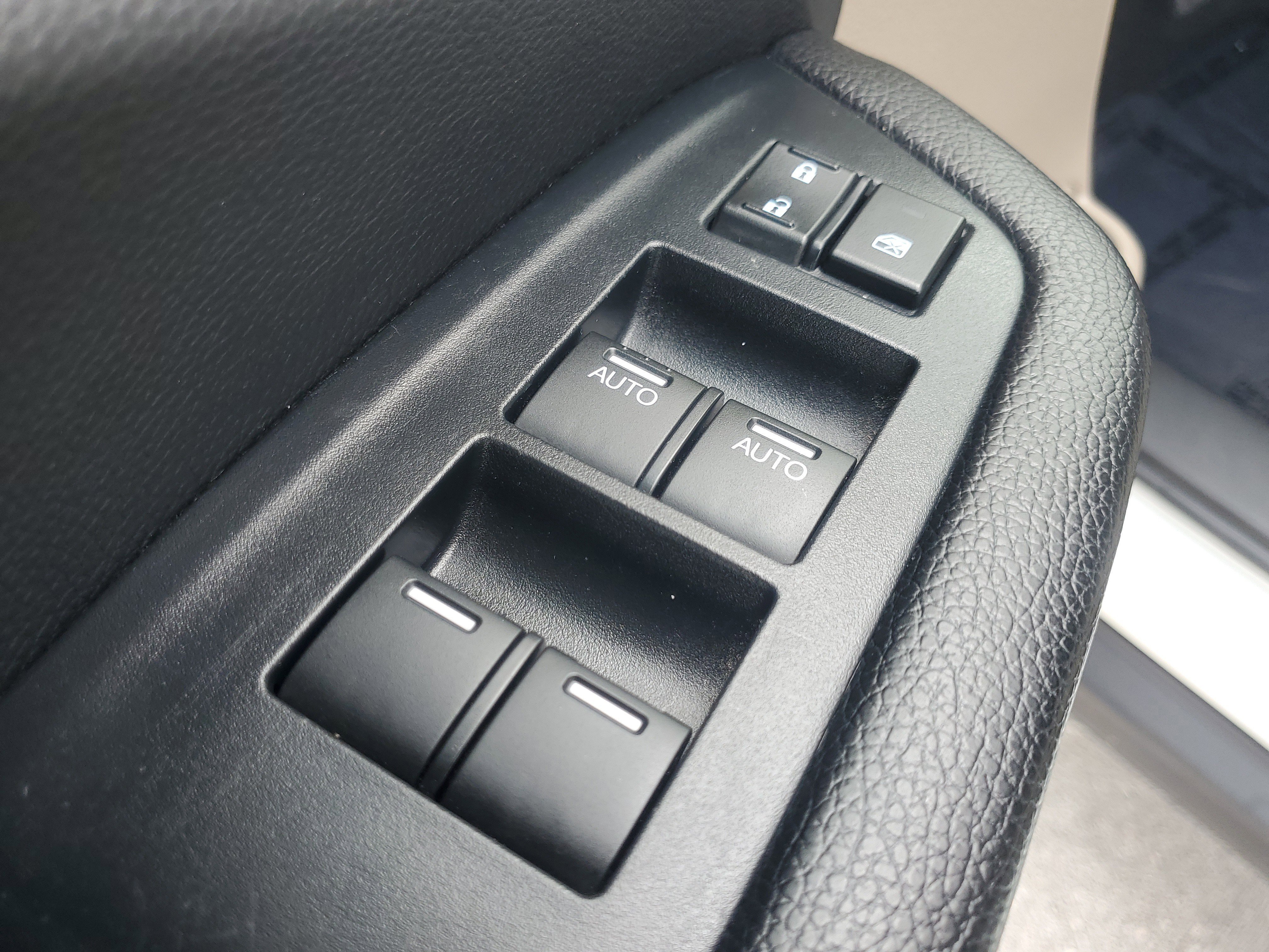 Used 2021 Honda Pilot EX image 23