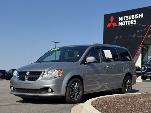 Used 2017 Dodge Grand Caravan SXT image 7