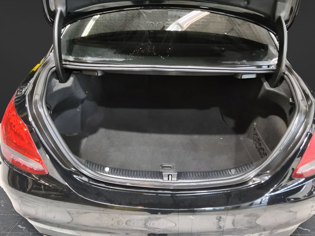 Used 2018 Mercedes-Benz C 300 Sedan w/ Premium Package image 7