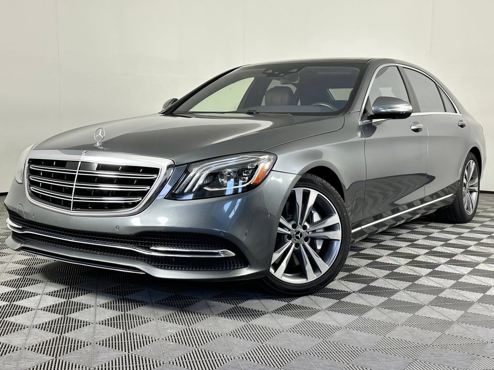 Used 2018 Mercedes-Benz S 450 Sedan image 40