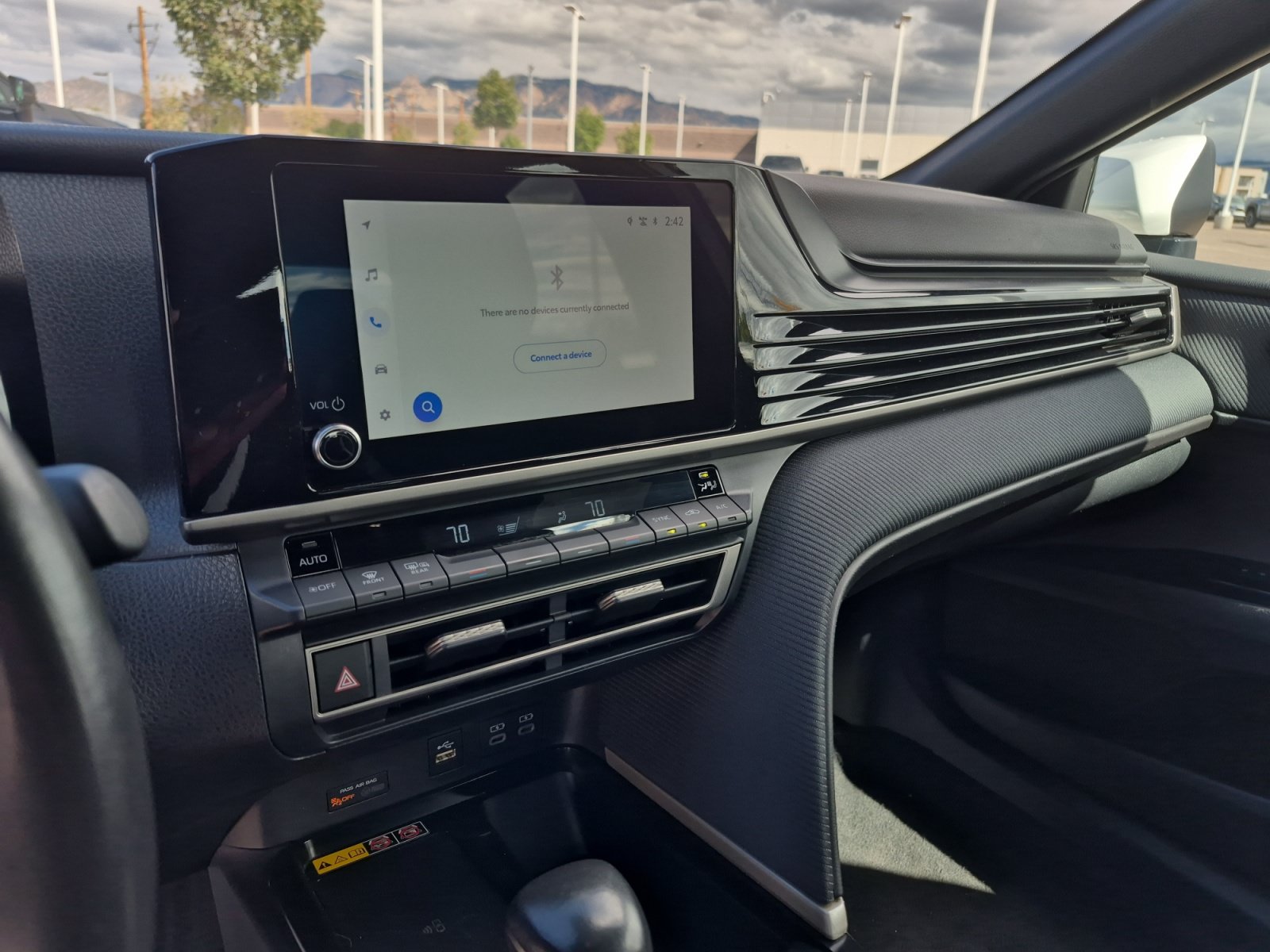 Used 2025 Toyota Camry SE FWD image 11