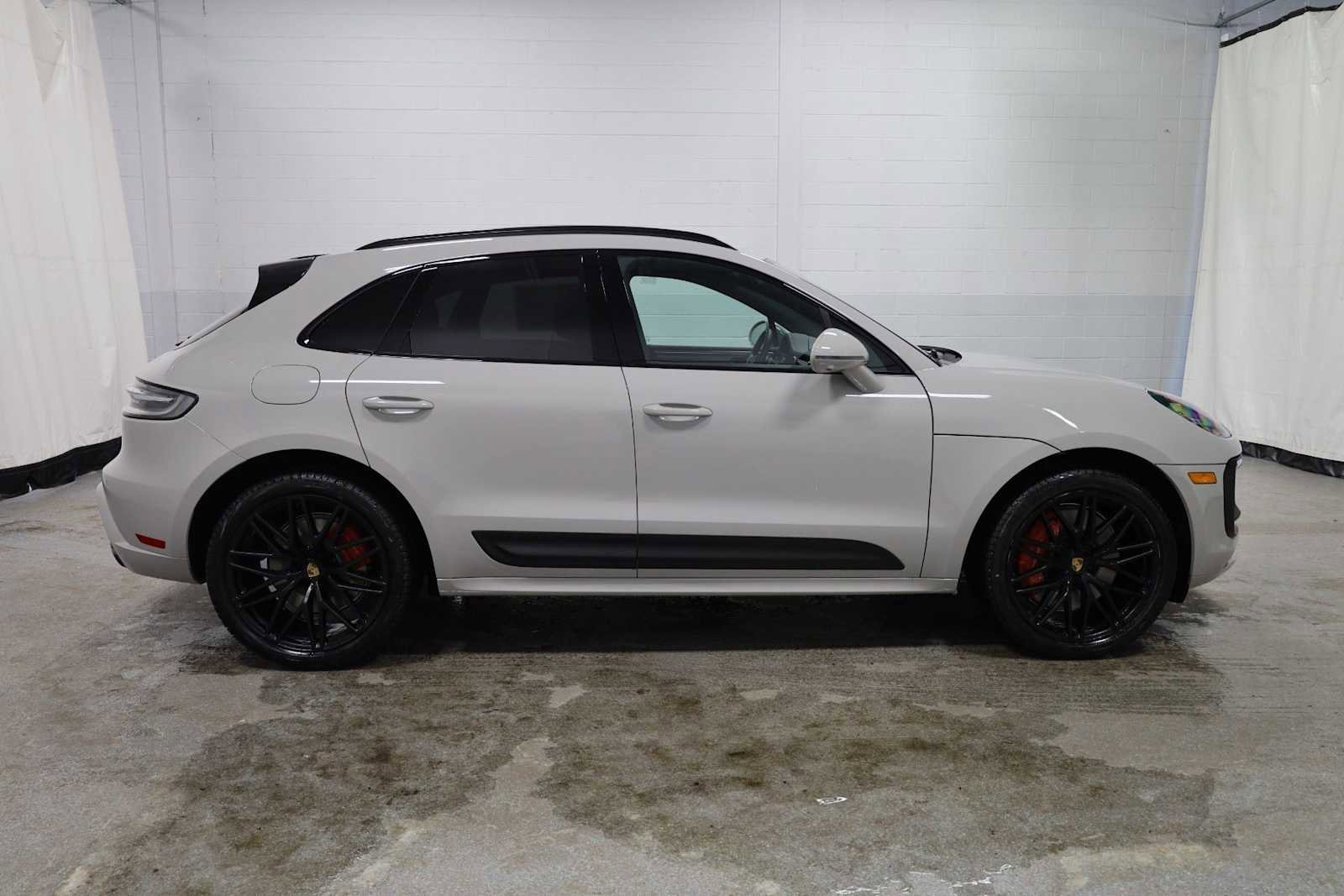 New 2026 Porsche Macan GTS image 10