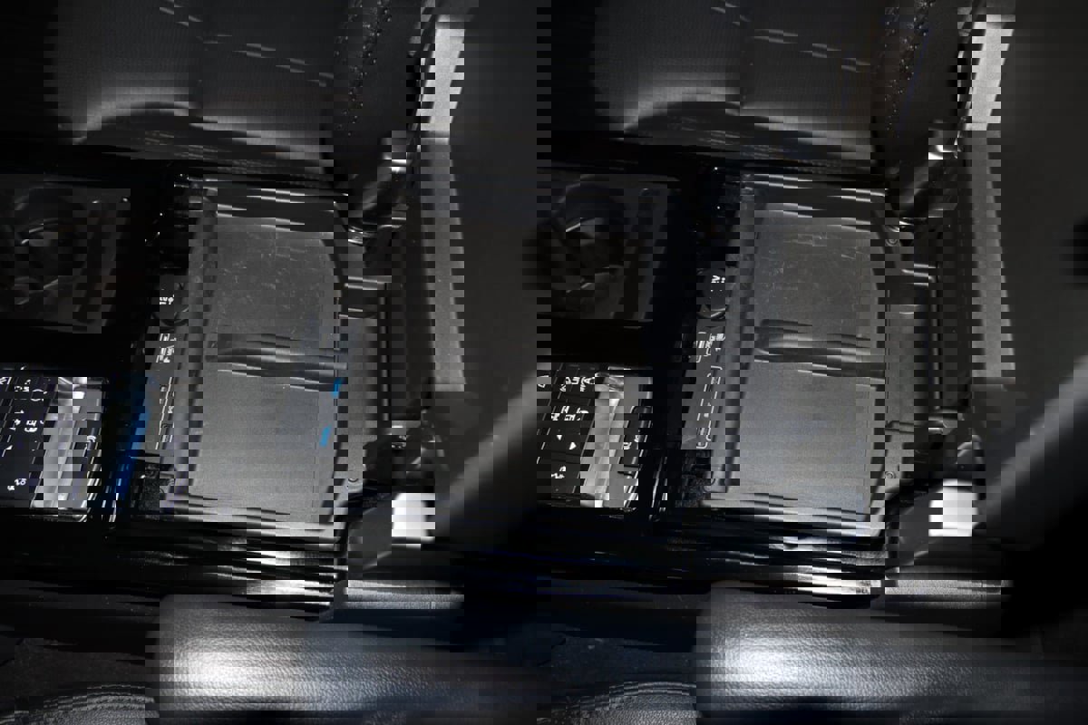 Used 2018 Land Rover Discovery HSE image 45