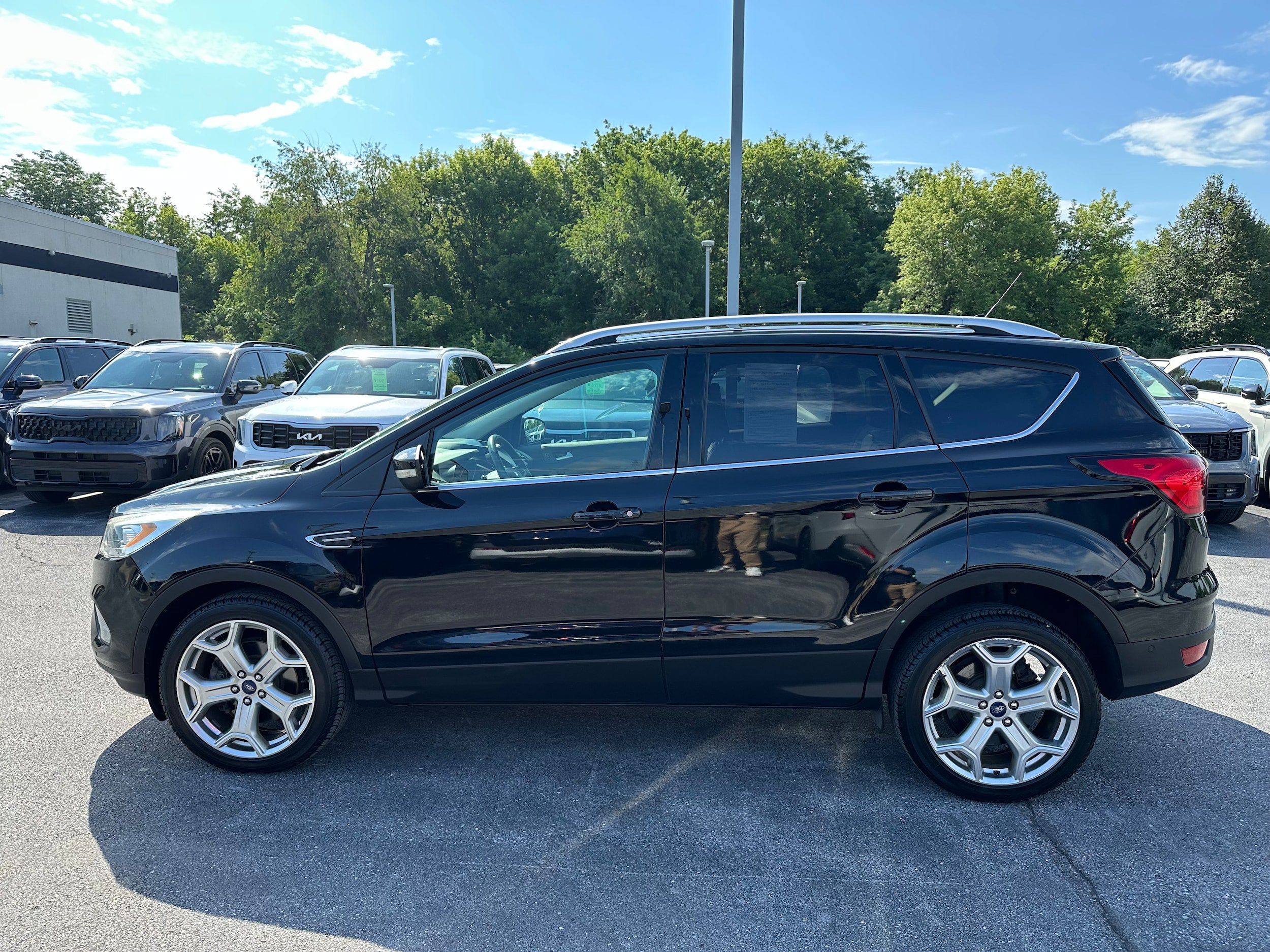 Used 2019 Ford Escape Titanium AWD/4WD image 8