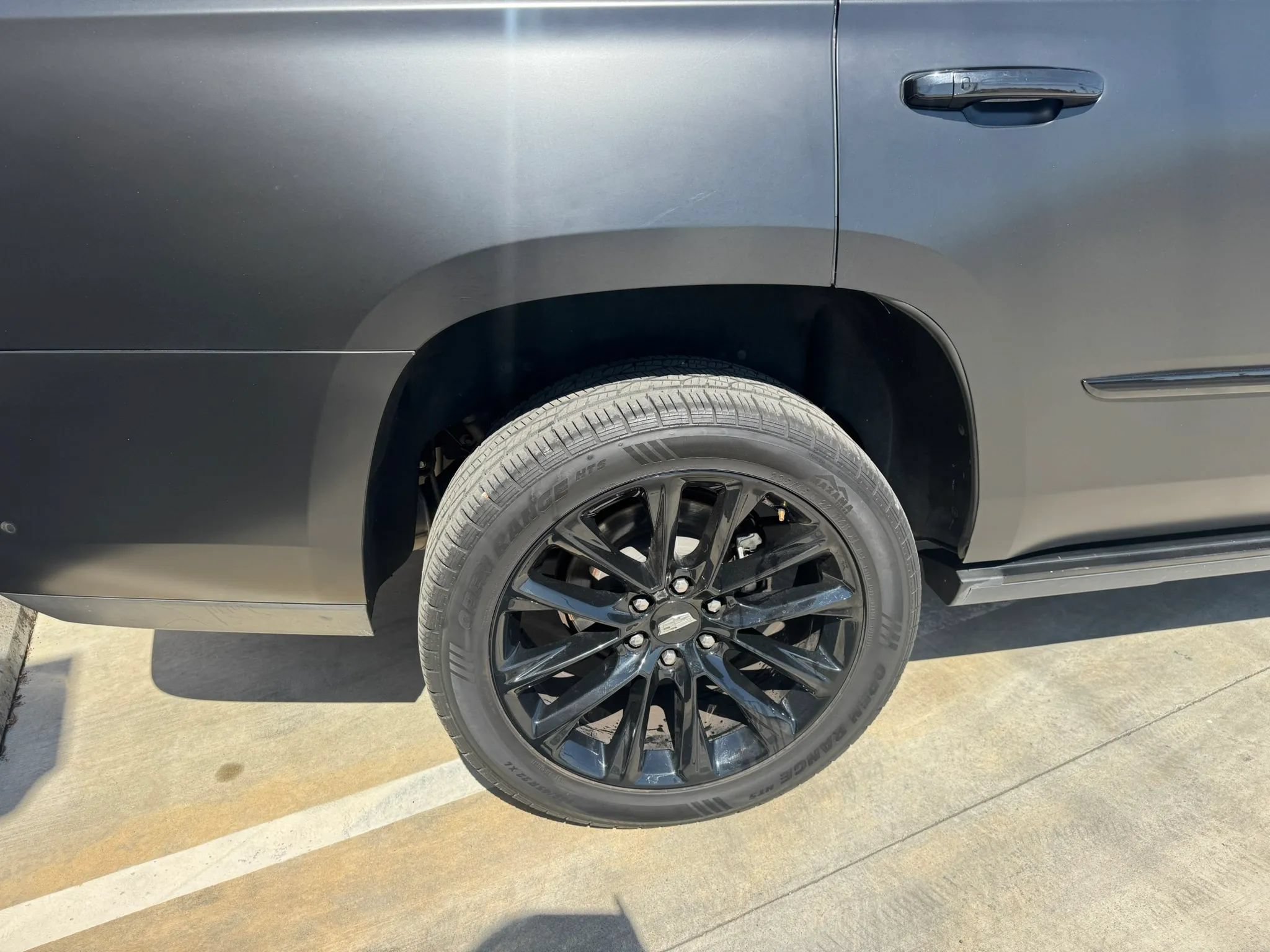 Used 2019 Cadillac Escalade Platinum w/ Escalade Sport Edition AWD/4WD image 29