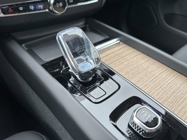 New 2026 Volvo XC60 B5 Plus w/ Climate Package image 15