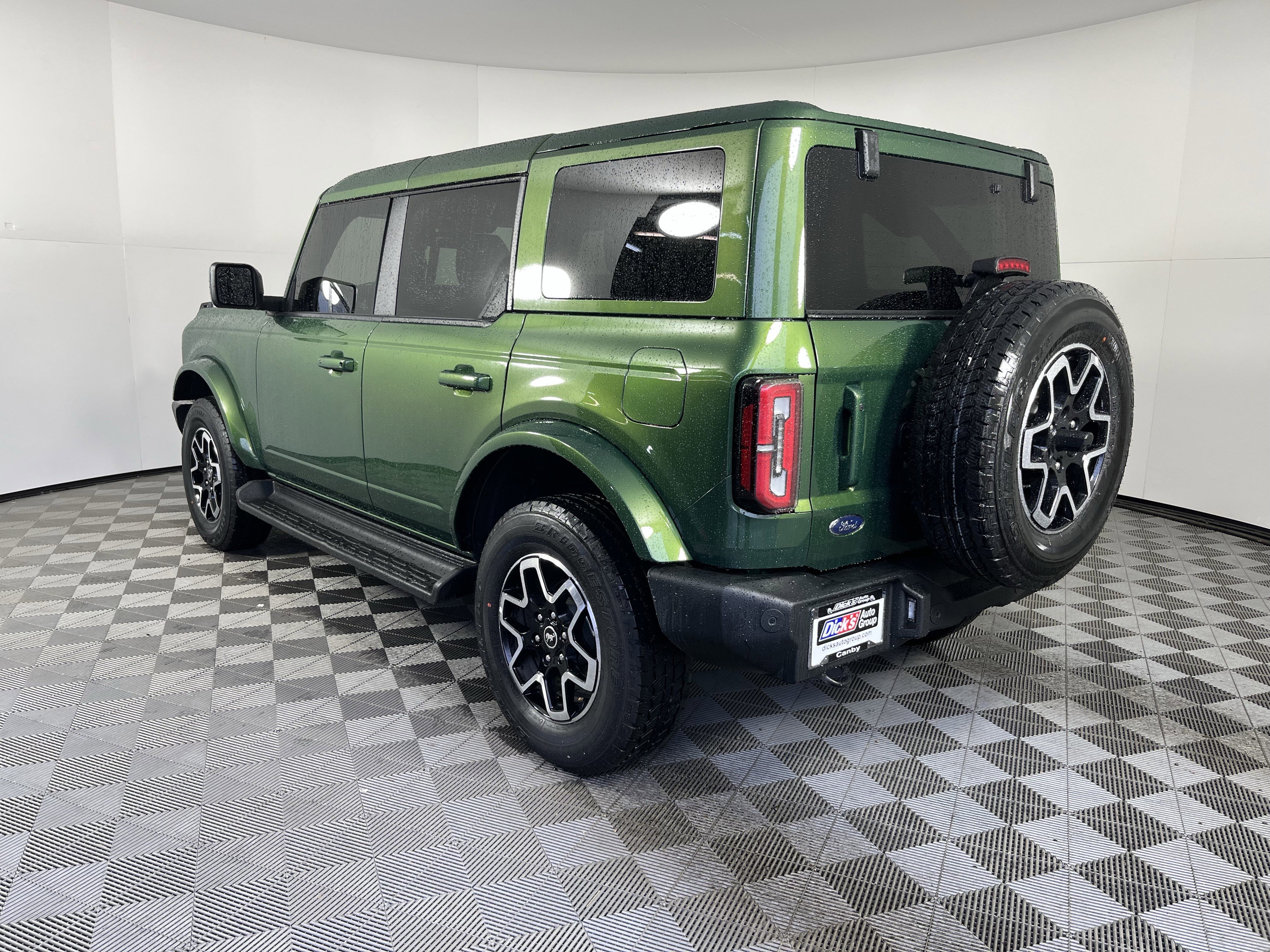 Used 2025 Ford Bronco Outer Banks image 4