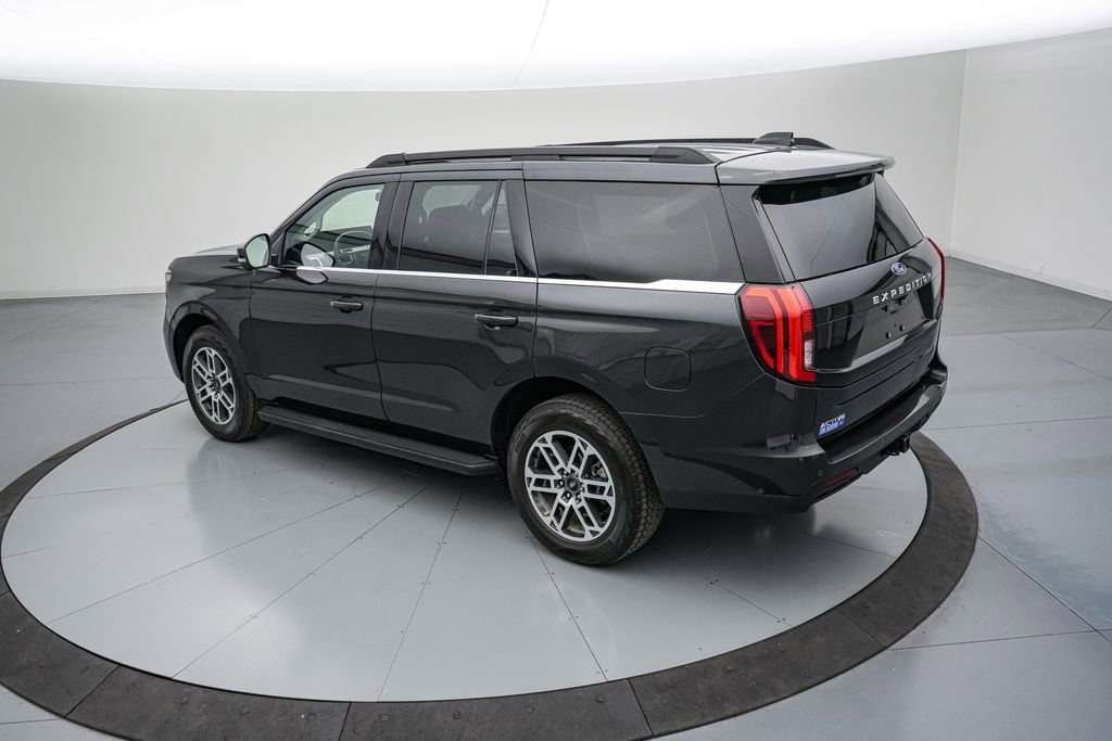 Certified 2025 Ford Expedition Active AWD/4WD image 7