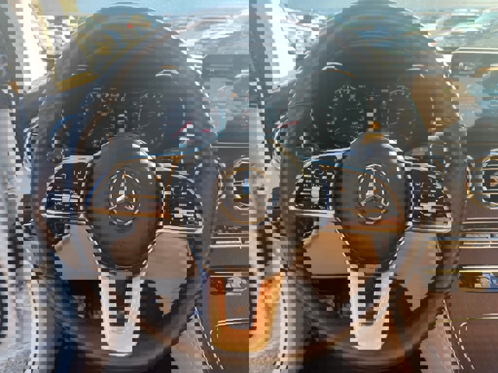 Used 2022 Mercedes-Benz GLC 300 4MATIC image 16