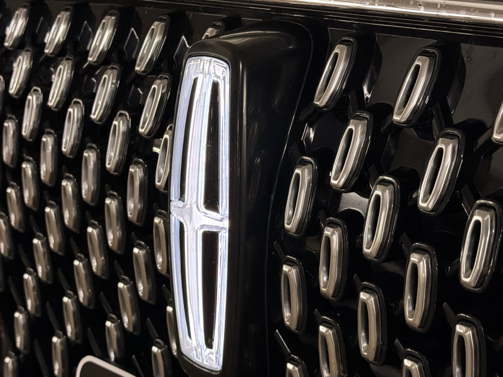 New 2027 Lincoln Aviator Reserve AWD/4WD image 15