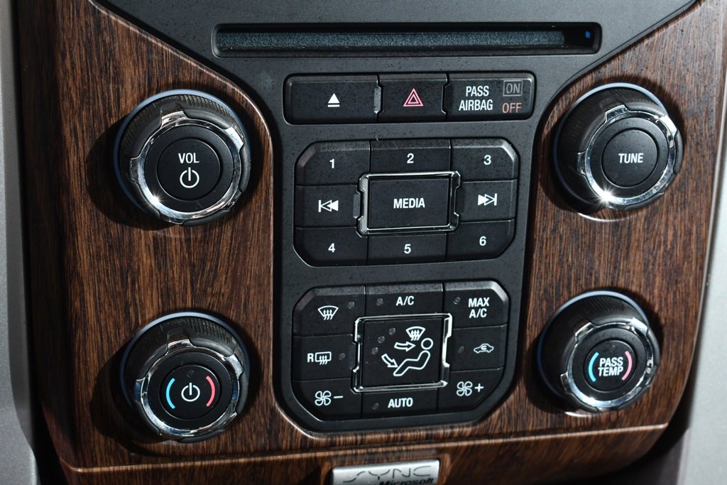 Used 2014 Ford F150 Lariat w/ Equipment Group 502A Luxury image 30